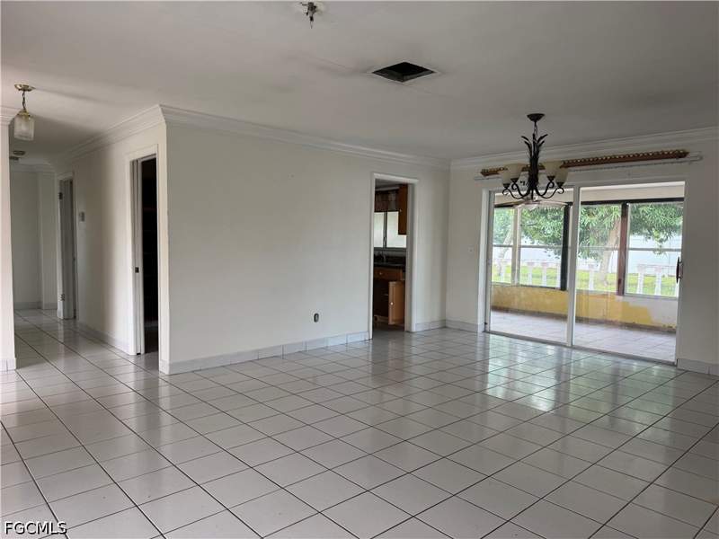 3 bedroom SingleFamilyResidence at 4143 Country Club Blvd, Cape Coral, Cape Coral — photo 4