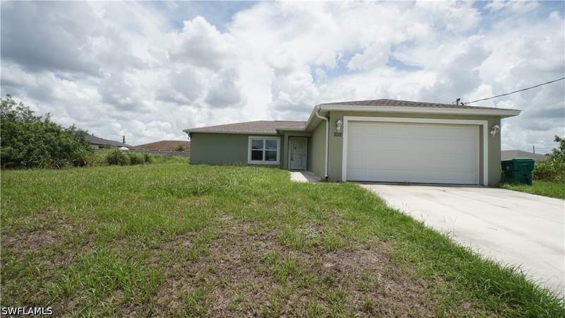 3 bedroom SingleFamilyResidence at 7012 Ramrod Cir, Labelle, Labelle — photo 2