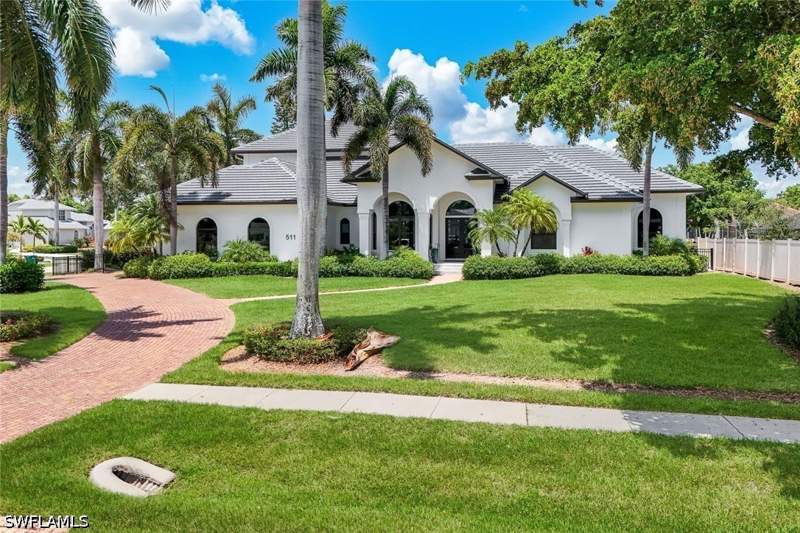 4 bedroom SingleFamilyResidence at 511 Alameda Ct, Estates, Marco Island — photo 5
