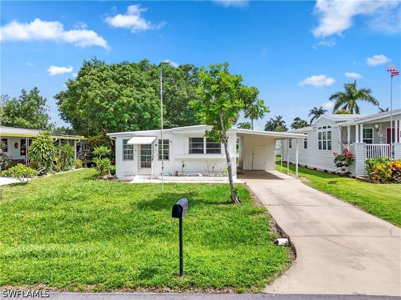 3 bedroom ManufacturedHome at 510 Menton Ln, Riviera Colony, Naples — photo 3