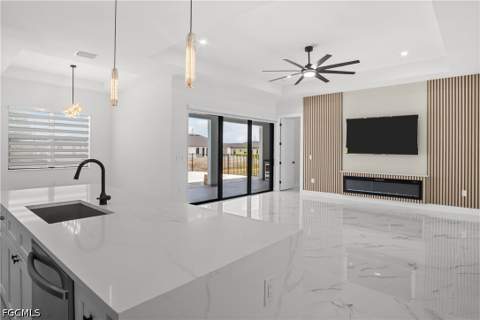 467 NE 5th Ave, Cape Coral FL - photo 6 of 26