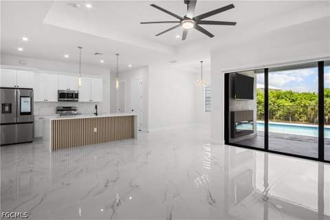 467 NE 5th Ave, Cape Coral FL - photo 8 of 26