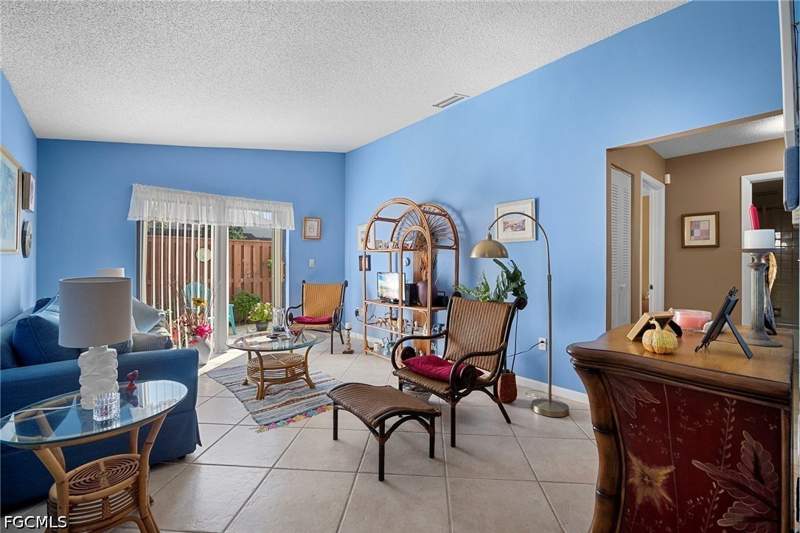 2 bedroom Townhouse at 5272 Cedarbend Dr 1, Village Of Cedarbend, Fort Myers — photo 5