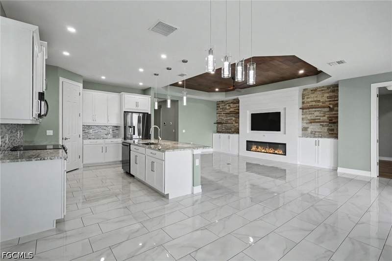 3 bedroom SingleFamilyResidence at 355 Spring Hill Lake Loop, Stonewater, Cape Coral — photo 4