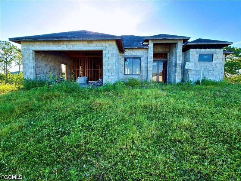 4 bedroom SingleFamilyResidence at 2713 NW 18th Ave, Cape Coral, Cape Coral — photo 2