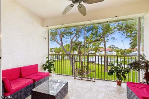 675 Luisa Ln 4, Naples FL - photo 24 of 35