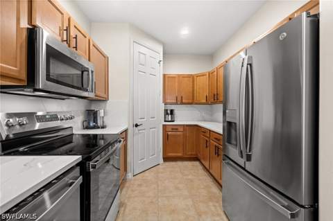 15121 Laguna Dr 102, Fort Myers FL - photo 11 of 47