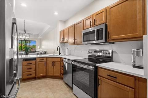 15121 Laguna Dr 102, Fort Myers FL - photo 12 of 47
