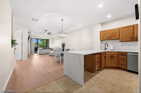 15121 Laguna Dr 102, Fort Myers FL - photo 14 of 47