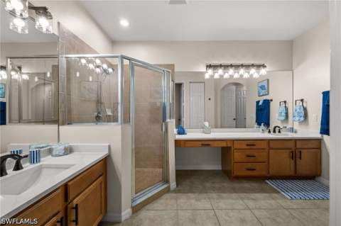 15121 Laguna Dr 102, Fort Myers FL - photo 20 of 47