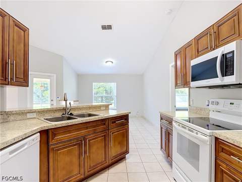 528 SE 27th St, Cape Coral FL - photo 22 of 50