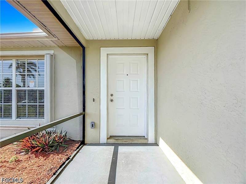 3 bedroom SingleFamilyResidence at 528 SE 27th St, Cape Coral, Cape Coral — photo 5