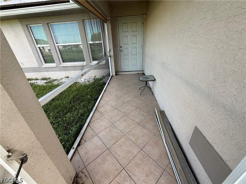 3 bedroom SingleFamilyResidence at 827 NE 17th Ter, Cape Coral, Cape Coral — photo 4