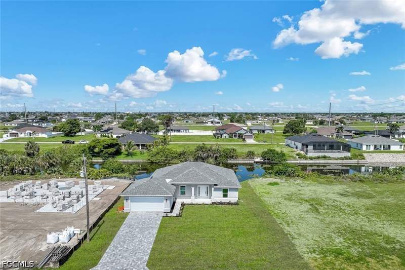 4 bedroom SingleFamilyResidence at 2622 NE 1st Pl, Cape Coral, Cape Coral — photo 2