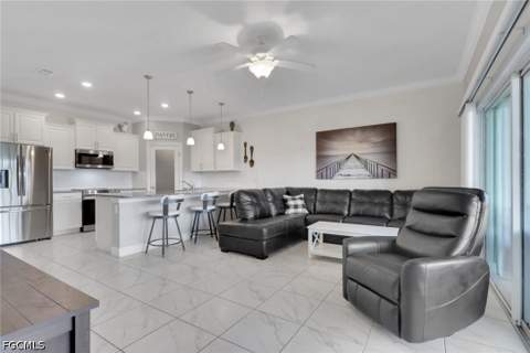 1517 NE 8th Pl, Cape Coral FL - photo 10 of 36