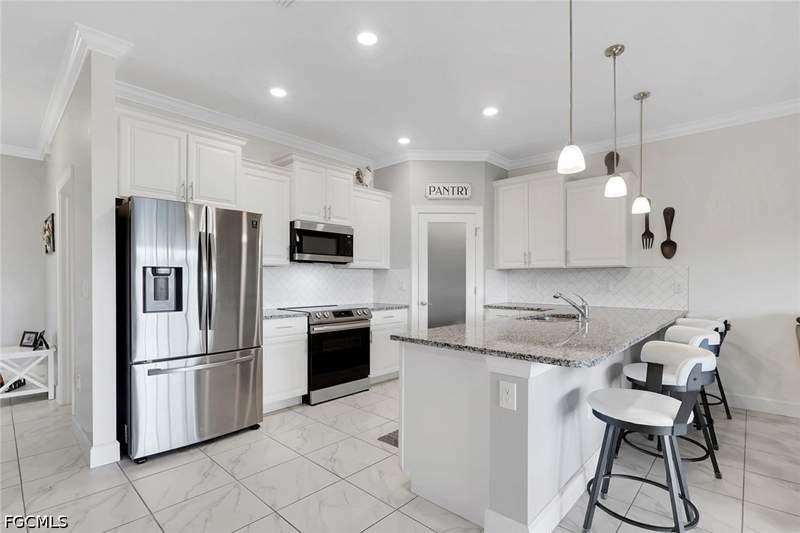 3 bedroom Attached at 1517 NE 8th Pl, Cape Coral, Cape Coral — photo 5