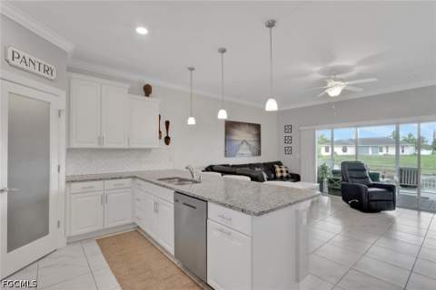1517 NE 8th Pl, Cape Coral FL - photo 7 of 36