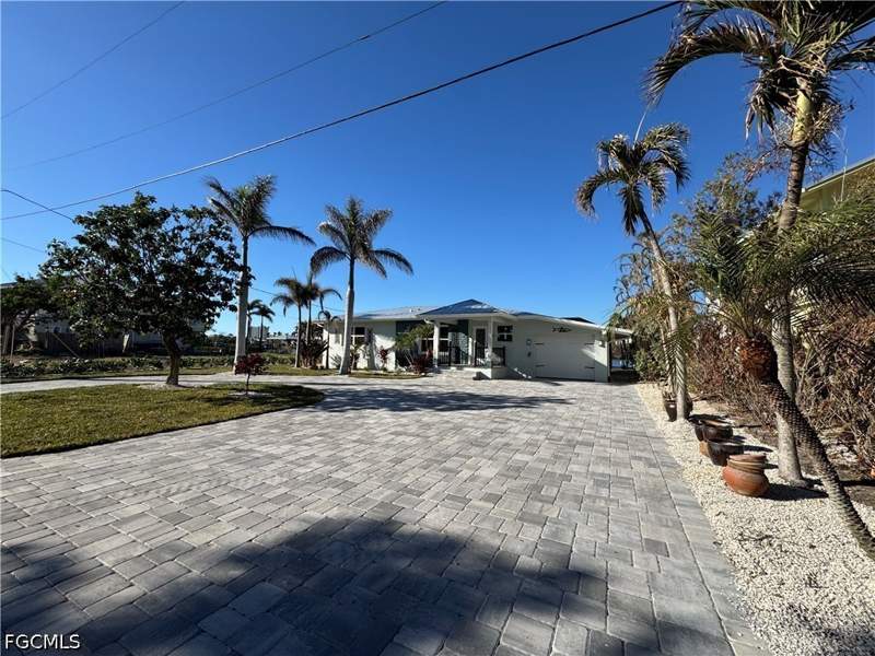 3 bedroom SingleFamilyResidence at 8065 Lagoon Rd, Laguna Shores, Fort Myers Beach — photo 3