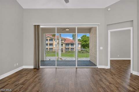 8521 Oakshade Cir 422, Fort Myers FL - photo 10 of 22