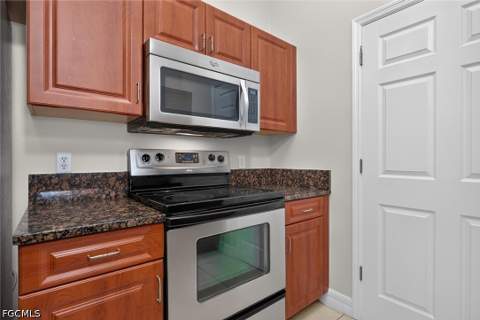 8521 Oakshade Cir 422, Fort Myers FL - photo 14 of 22