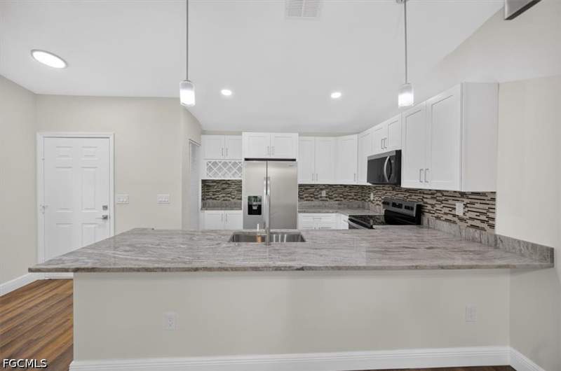 3 bedroom Townhouse at 17626 Osprey Inlet Ct, Island Park Village, Fort Myers — photo 5