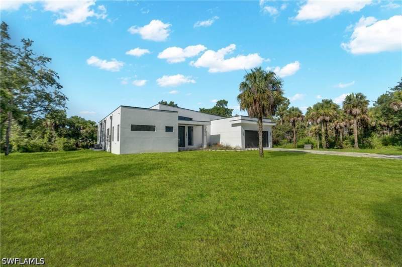 4 bedroom SingleFamilyResidence at 4070 24th Ave SE, Golden Gate Estates, Naples — photo 2