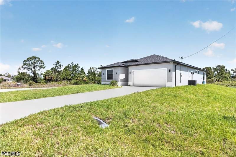 4 bedroom SingleFamilyResidence at 911 Panda Dr, Lehigh Acres, Lehigh Acres — photo 4