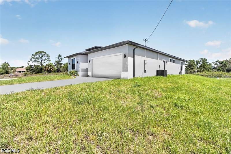 4 bedroom SingleFamilyResidence at 911 Panda Dr, Lehigh Acres, Lehigh Acres — photo 5