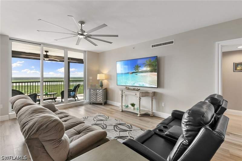2 bedroom Condominium at 1060 Borghese Ln 902, Aversana, Naples — photo 3