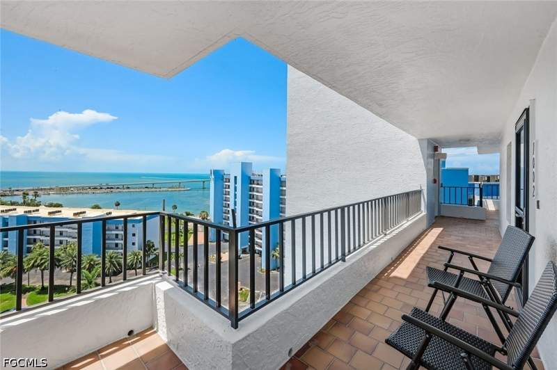 2 bedroom Condominium at 15031 Punta Rassa Rd 1002, Punta Rassa, Fort Myers — photo 2
