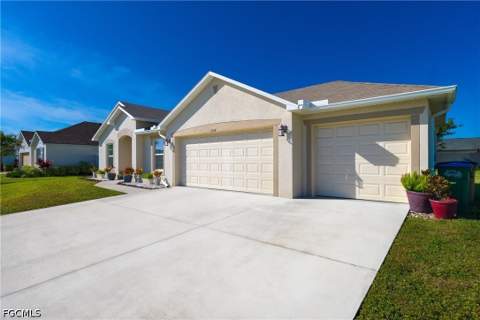 3524 SW 11th Ave, Cape Coral FL - photo 8 of 38