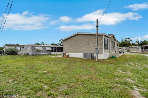 372 Santa Fe Trl, North Fort Myers FL - photo 24 of 25