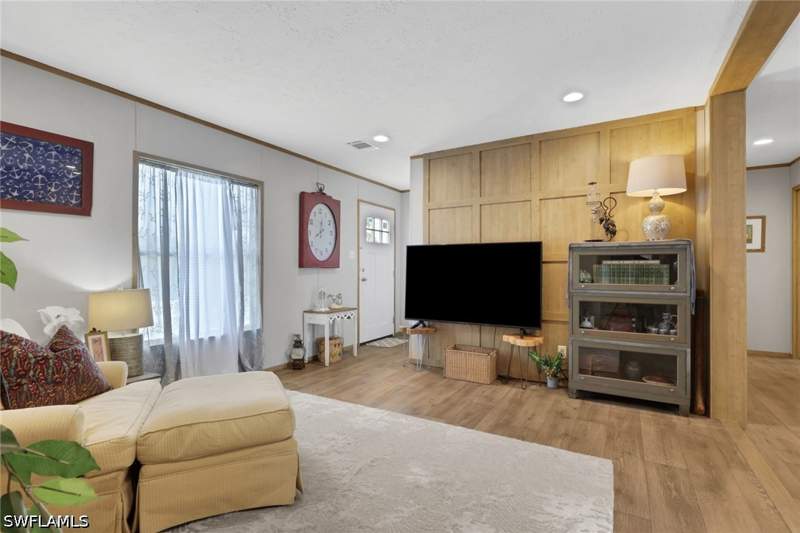 3 bedroom ManufacturedHome at 372 Santa Fe Trl, Carriage Village, North Fort Myers — photo 5