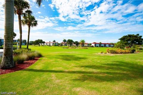13 High Point Cir N 209, Naples FL - photo 23 of 33