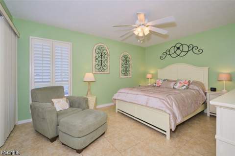 1905 SE 40th Ter 102, Cape Coral FL - photo 11 of 25