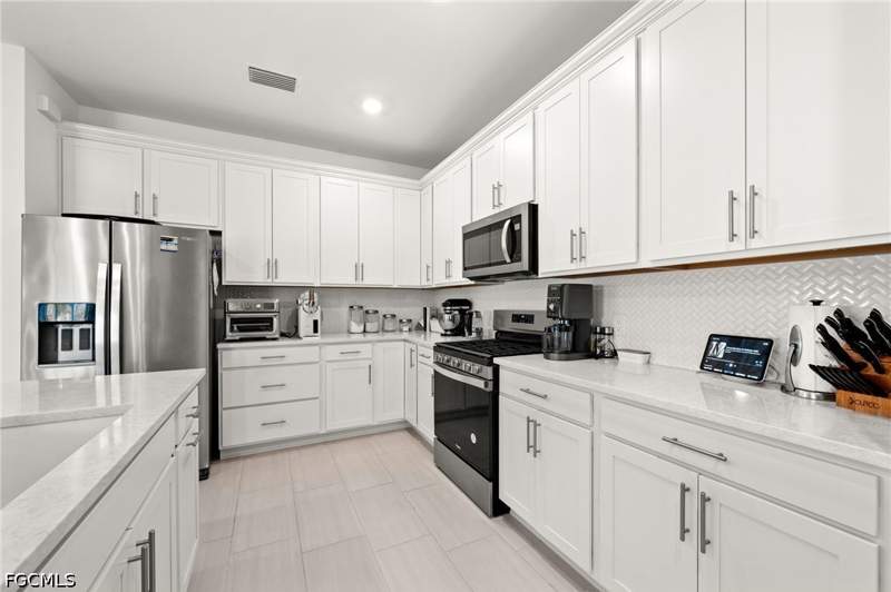 3 bedroom SingleFamilyResidence at 12461 Basalt Ln, Terrawalk, Babcock Ranch — photo 3