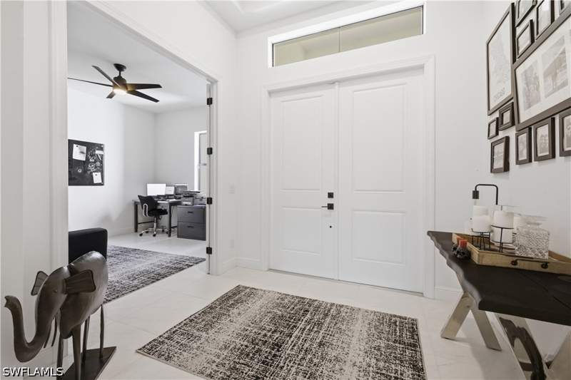 4 bedroom SingleFamilyResidence at 829 16th Ave SW, Golden Gate Estates, Naples — photo 4