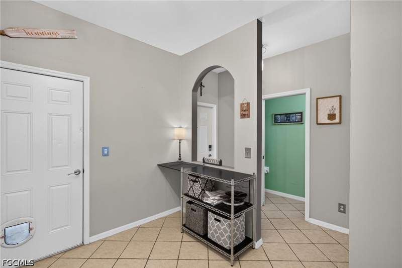 2 bedroom Townhouse at 3009 Palmetto Oak Dr 103, Forest Lake Townhomes, Fort Myers — photo 3