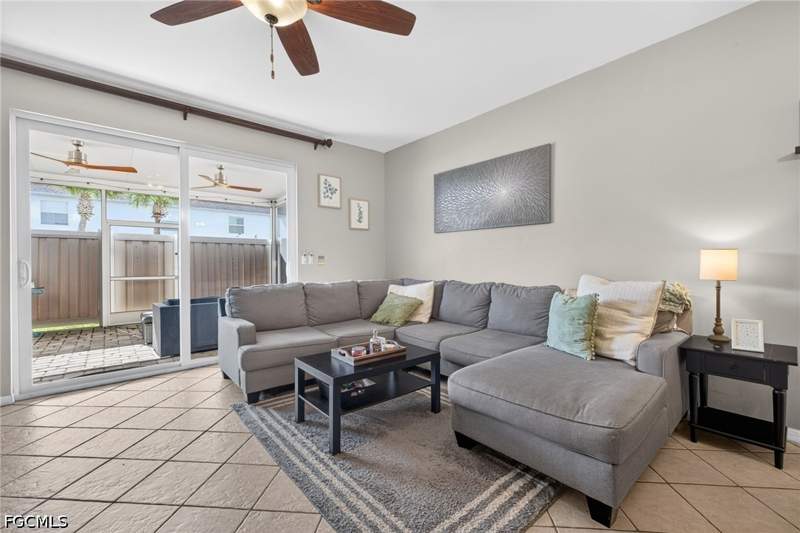 2 bedroom Townhouse at 3009 Palmetto Oak Dr 103, Forest Lake Townhomes, Fort Myers — photo 4