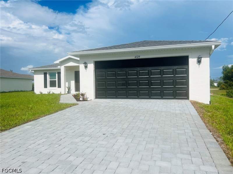 3 bedroom SingleFamilyResidence at 4129 NE 20th Pl, Cape Coral, Cape Coral — photo 2