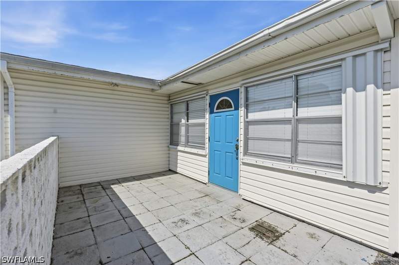 3 bedroom SingleFamilyResidence at 4220 Deleon St, Cushman Manor, Fort Myers — photo 3