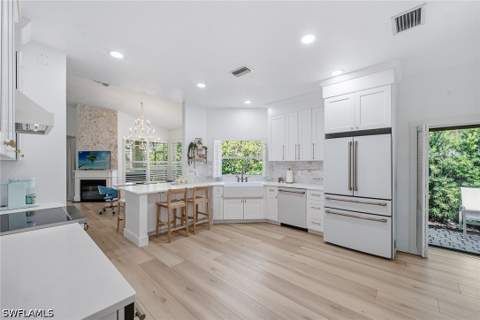 5900 Fountain Dr, Naples FL - photo 10 of 32
