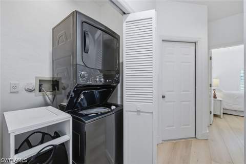 5900 Fountain Dr, Naples FL - photo 20 of 32