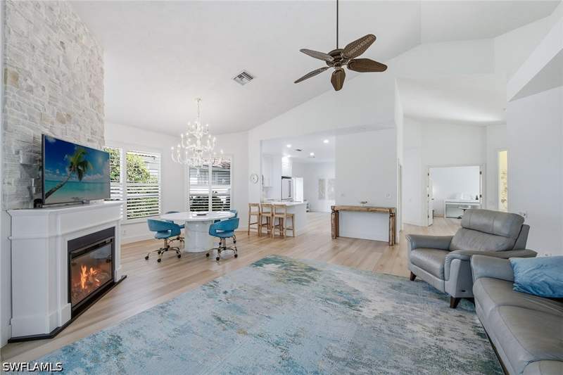 2 bedroom SingleFamilyResidence at 5900 Fountain Dr, Villa Verona, Naples — photo 5