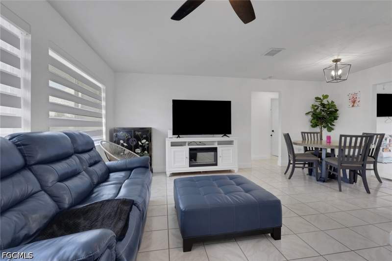 3 bedroom SingleFamilyResidence at 7578 Laurel Valley Rd, San Carlos Park, Fort Myers — photo 2