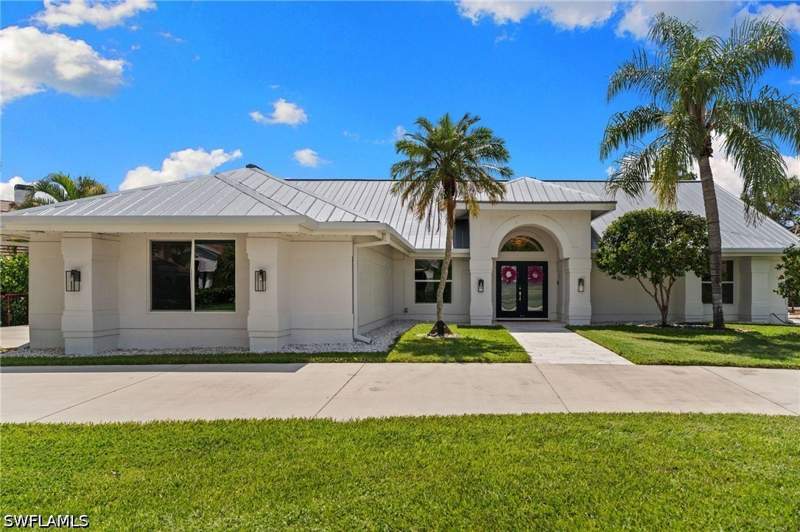 3 bedroom SingleFamilyResidence at 245 Monterey Dr, Valley Oak, Naples — photo 2