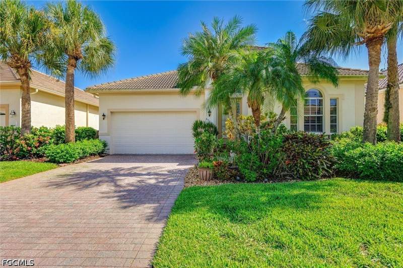 2 bedroom SingleFamilyResidence at 8960 Crown Bridge Way, Cambridge Place, Fort Myers — photo 5