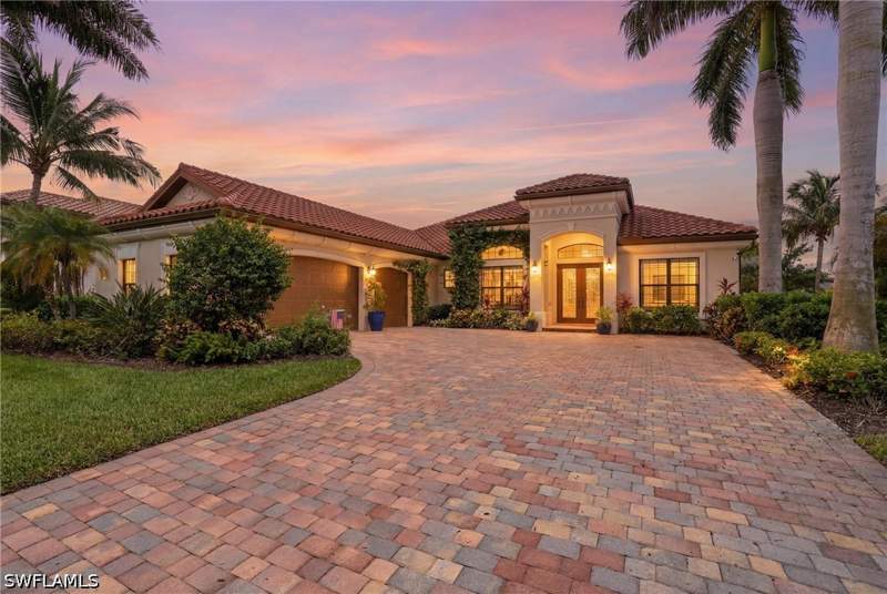3 bedroom SingleFamilyResidence at 3266 Runaway Ln, Runaway Bay, Naples — photo 2