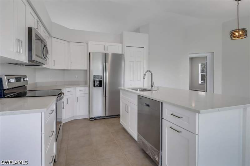 3 bedroom SingleFamilyResidence at 3340 33rd Ave NE, Golden Gate Estates, Naples — photo 2