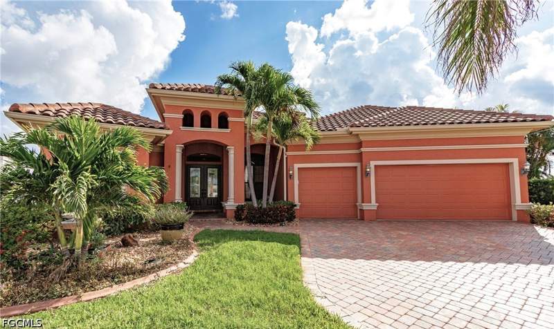 3 bedroom SingleFamilyResidence at 447 Avalon Dr, Cape Coral, Cape Coral — photo 2